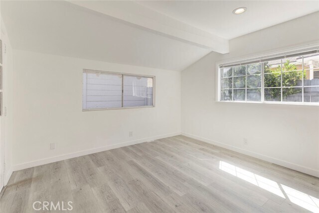 Building Photo - 14918 Wyandotte St