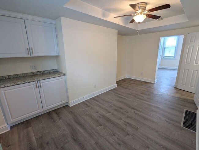 Building Photo - 118-120 S 25th St