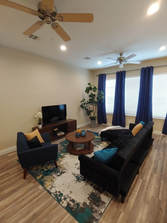 Building Photo - 4926 Weeping Willow Rd