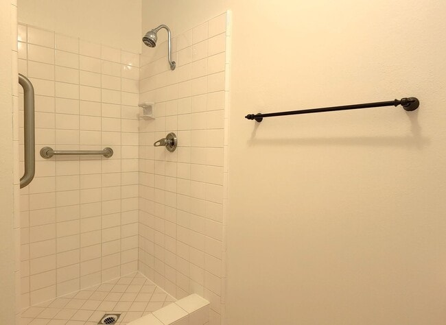 Building Photo - Rarely Available, Single-story, 2Bd 2Ba re...