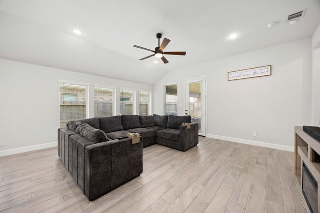 Building Photo - 2122 Germander Ln