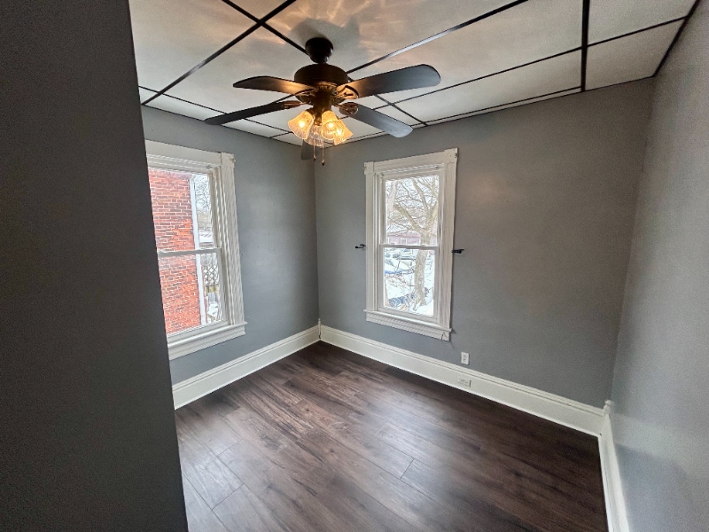 Building Photo - 102 S Main St