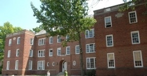 Building Photo - The Oaks