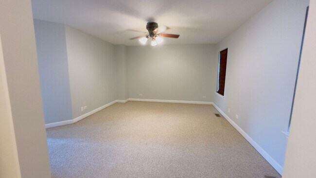 Building Photo - 1128 Bartholdi Ct