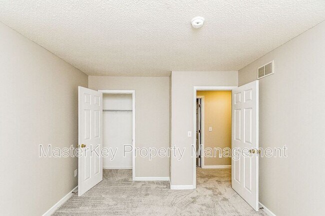 Building Photo - 105 Woodshire Ln