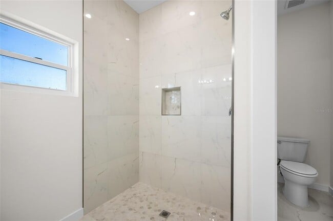 Building Photo - 13 Polar Ct