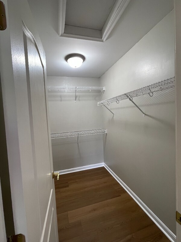 Building Photo - 301 Skyview Ct