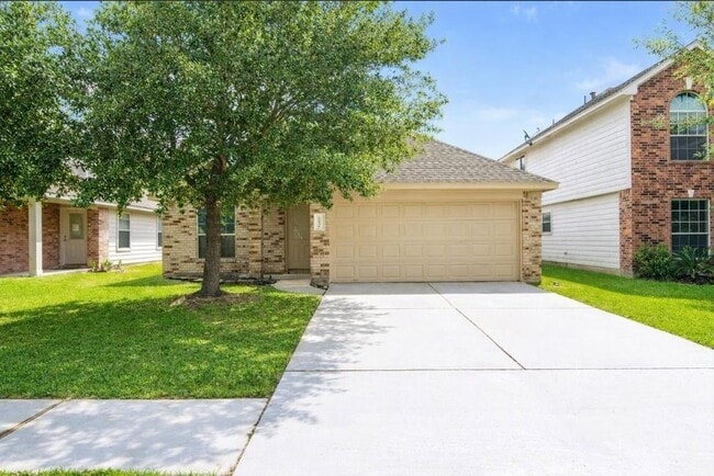 Building Photo - 21530 Falvel Lake Dr