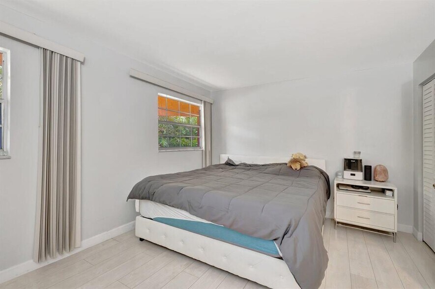 Building Photo - 640 Tennis Club Dr