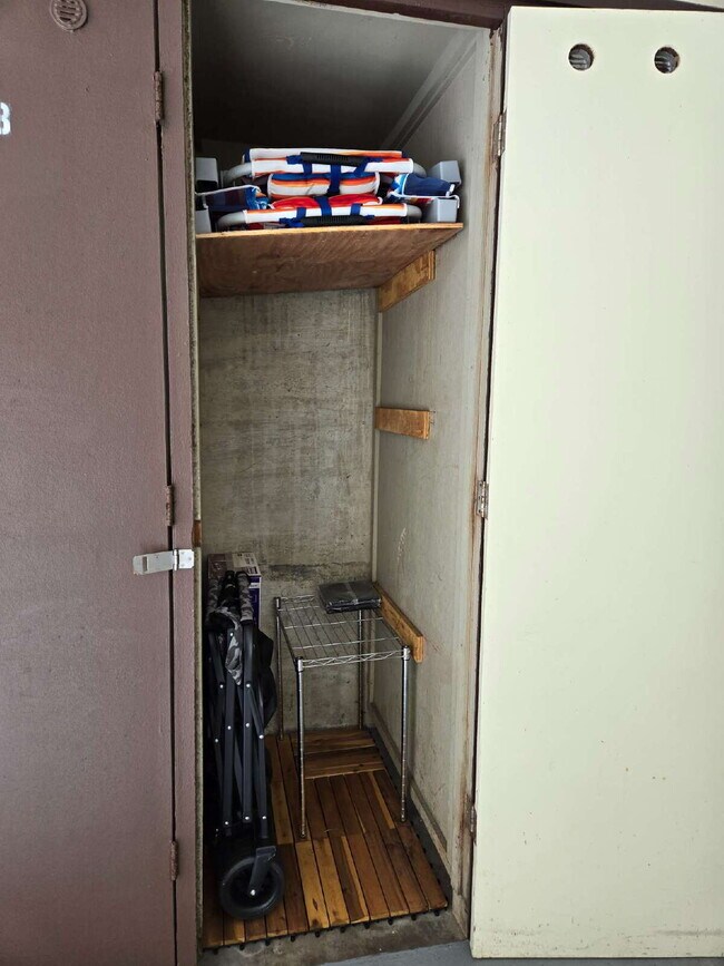 Building Photo - Fully Furnished Executive Condo Rental 2br/2ba/1pkg - Waikiki