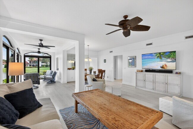 Building Photo - 3940 Back Bay Dr