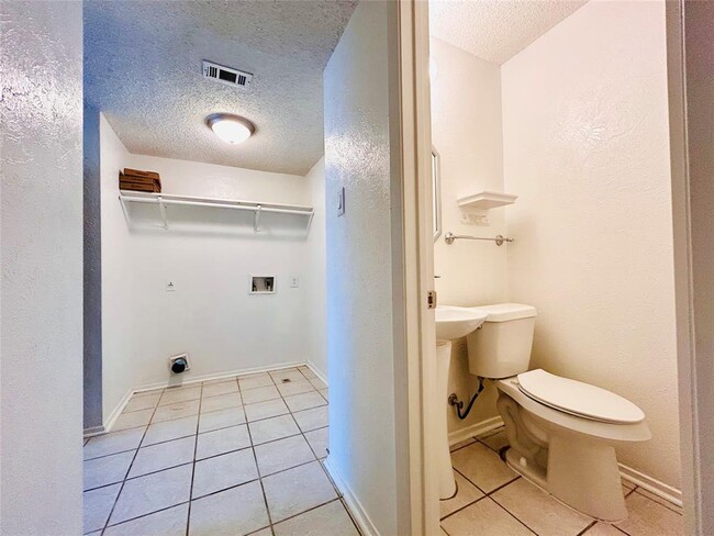 Building Photo - 8800 Clearbrook Trail