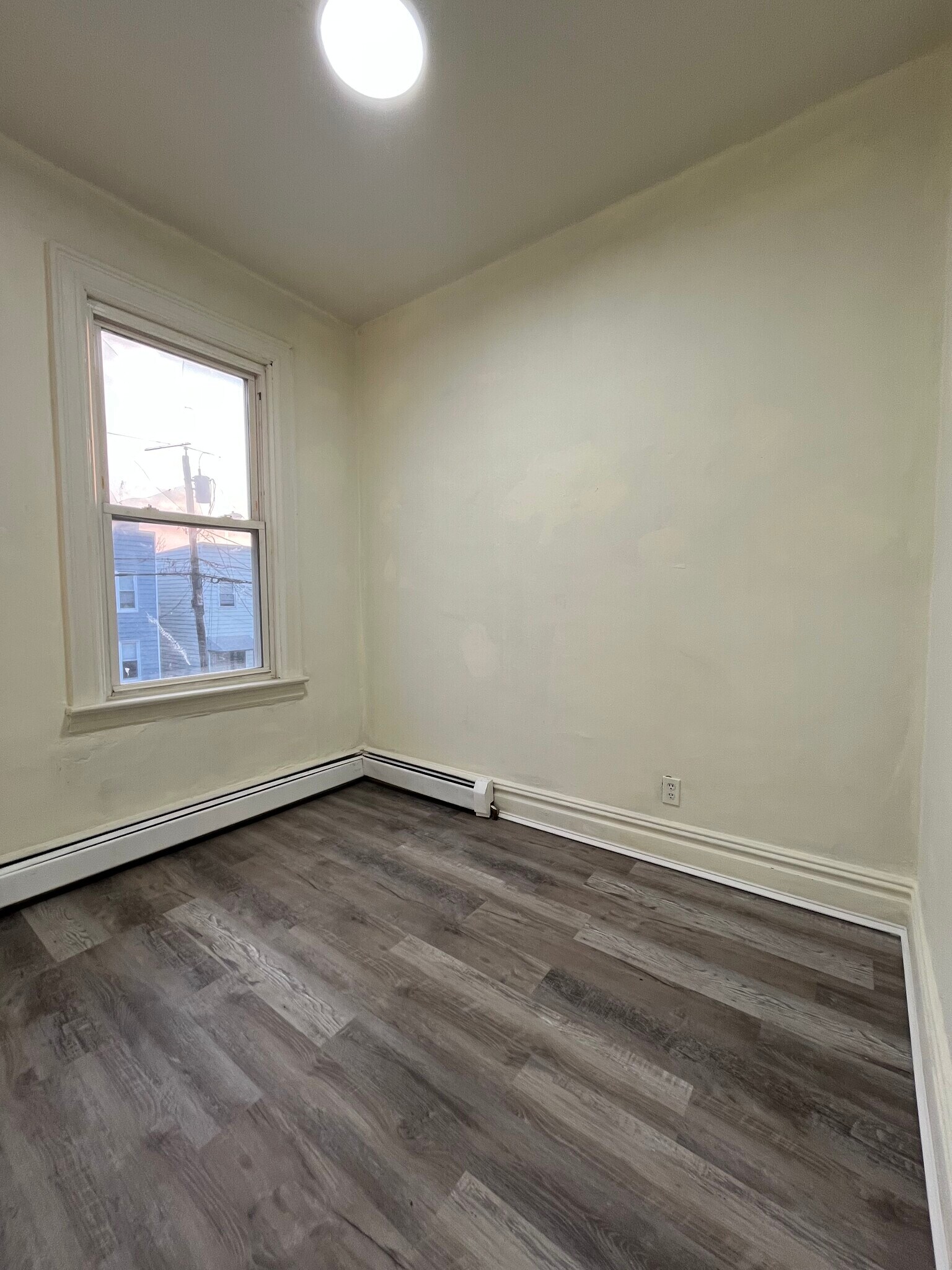 Building Photo - 140 Terhune Ave