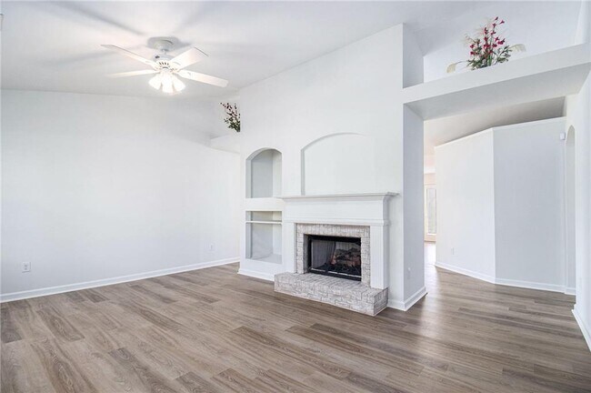 Building Photo - 430 Fairlawn Dr