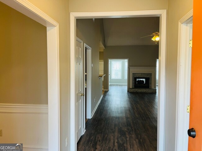 Building Photo - 50 Rock Mill Ct