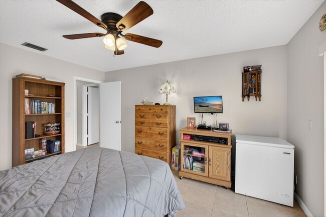 Building Photo - 3451 Americo Dr