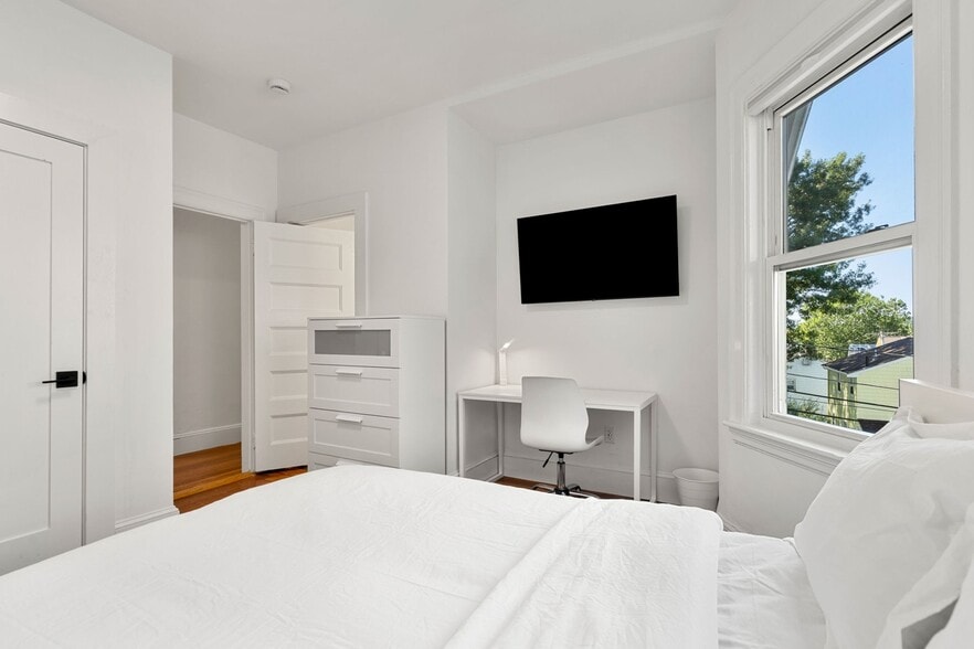 Primary Photo - 80 Patten St