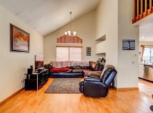 Building Photo - Spacious College Hills Home - 3 Bed, 3 Bath