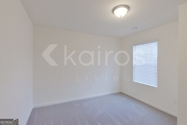 Building Photo - 214 Long Is Dr