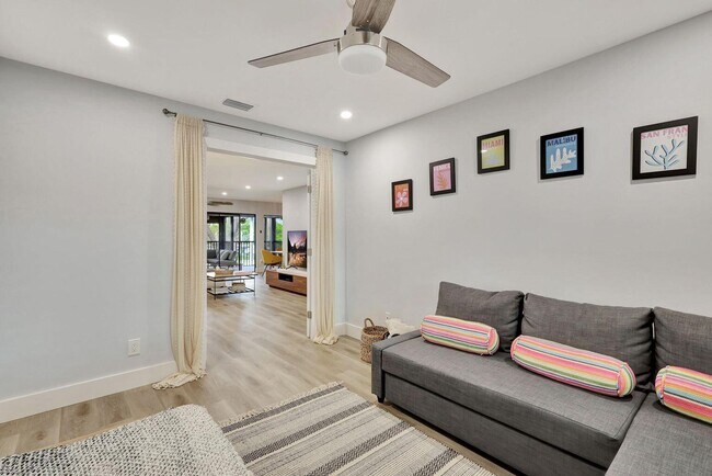 Building Photo - 95 Pelican Pointe Dr