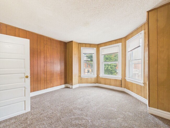 Building Photo - 1527 Naudain St