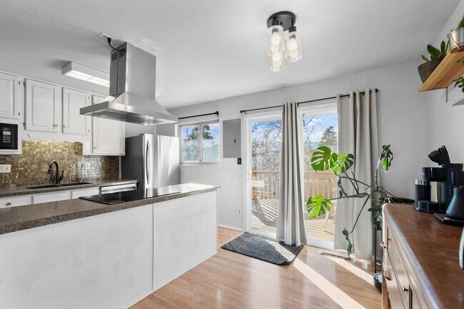 Building Photo - 1438 Laurette Dr