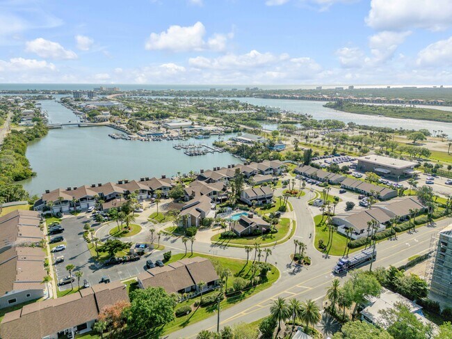 Building Photo - 129 Lagoon Ct