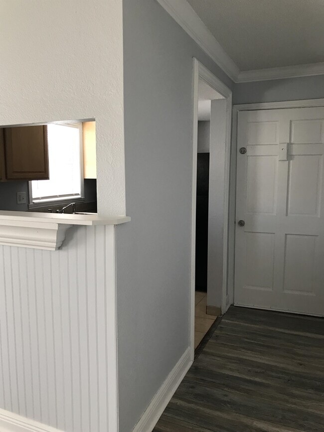 Building Photo - 1000 S Semoran Blvd