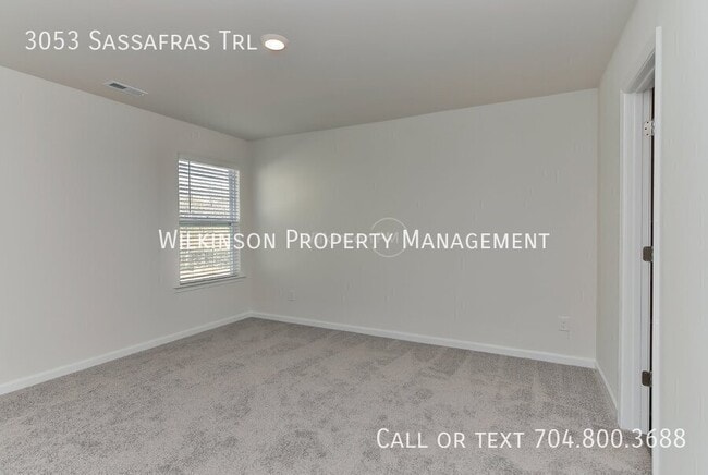 Building Photo - 3053 Sassafras Trl