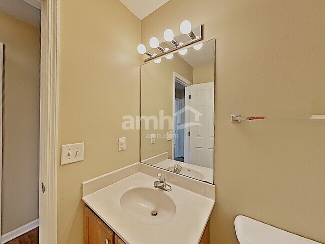 Building Photo - 111 Bennett Dr