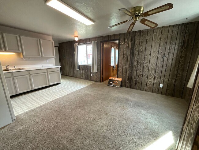 Building Photo - 5859 S