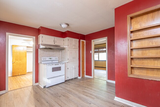 Building Photo - 3813 Hillside Dr