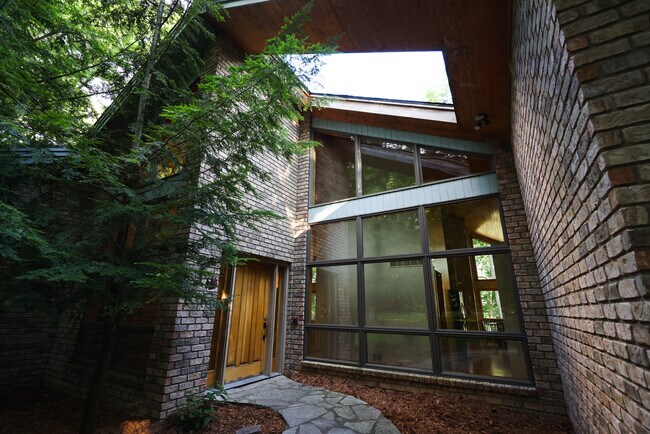 Building Photo - 3351 Wardell Rd