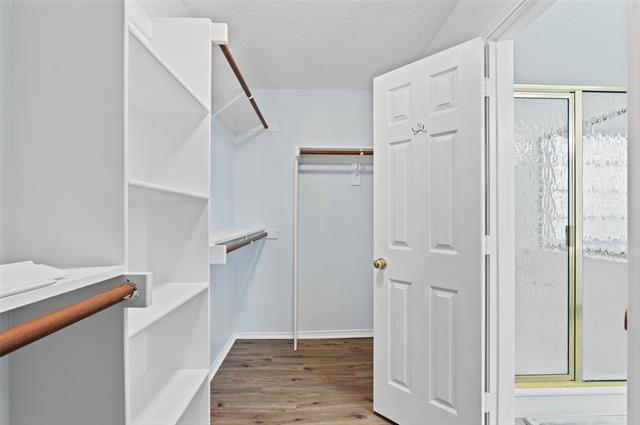 Building Photo - 316 Leameadow Dr