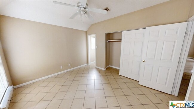 Building Photo - 2406 Timberline Dr