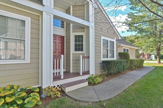 Building Photo - 123 Lordvale Blvd