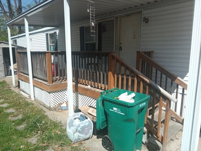 Building Photo - 3500 N Dirksen Pkwy