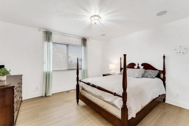 Building Photo - 1 Overlook Pl