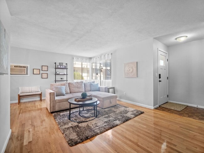 Building Photo - Comfort & Convenience in the Heart of Spokane (Furnished)