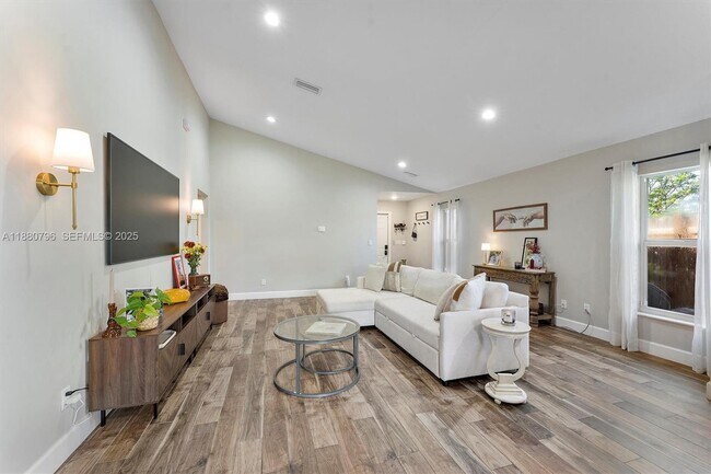 Building Photo - 901 20th St