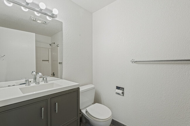 Building Photo - 6807 Aurora Ave N