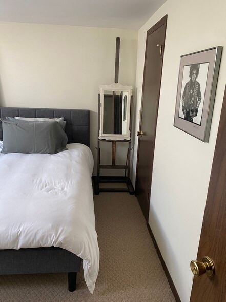 bedroom one- has two full size beds - 11 Overlook Ln N