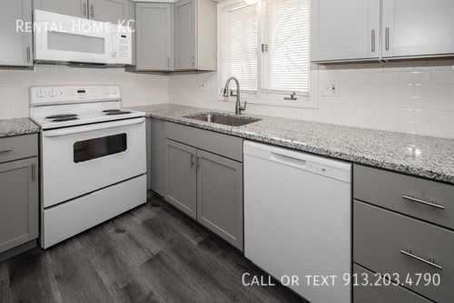 Building Photo - 942 S 57th St