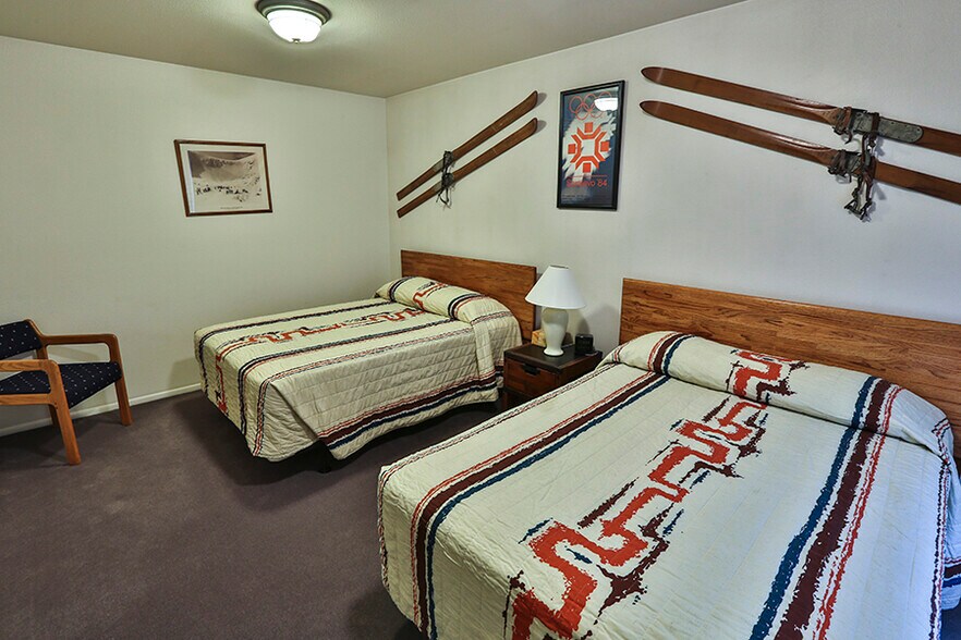 Building Photo - 3298 E Fort Union Blvd