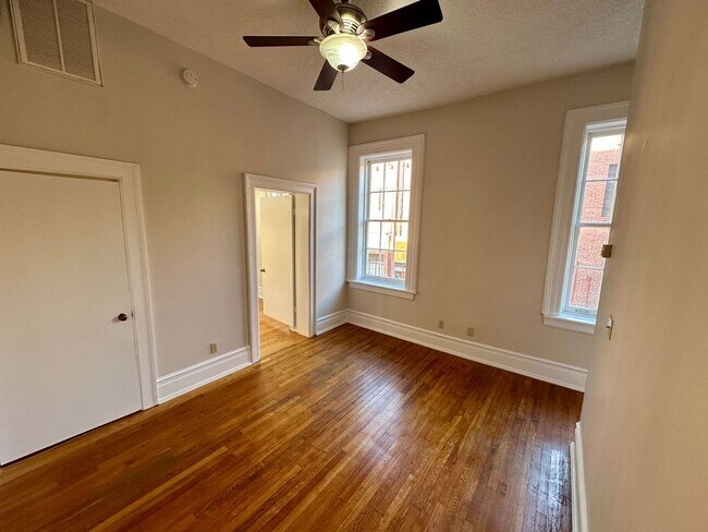 Building Photo - 217 Abercorn St