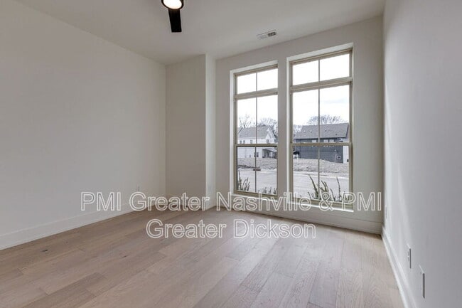 Building Photo - 539 Midnight Way