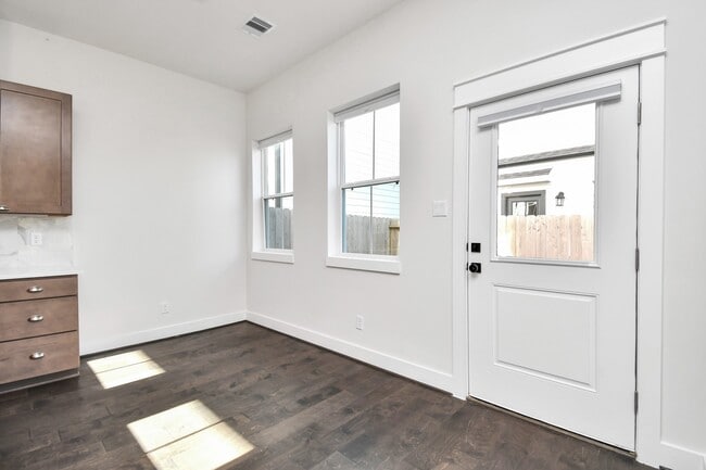 Building Photo - 5418 Wheatley St