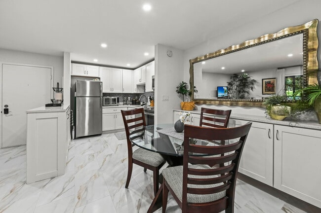 Building Photo - 15449 Lakes of Delray Blvd
