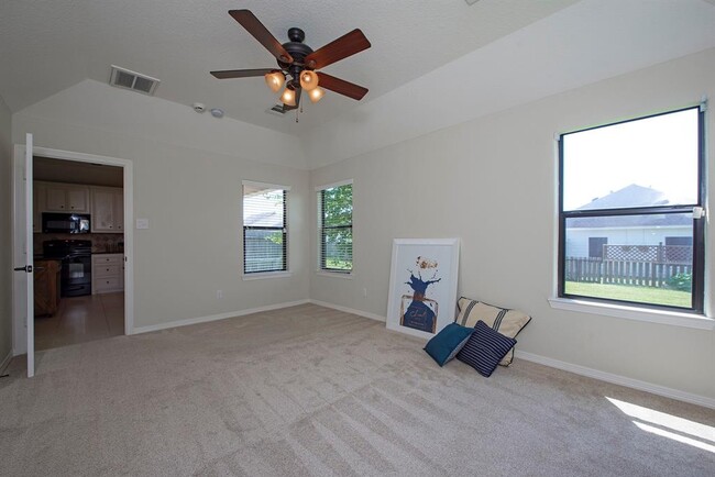 Building Photo - 119 Golfview Ct