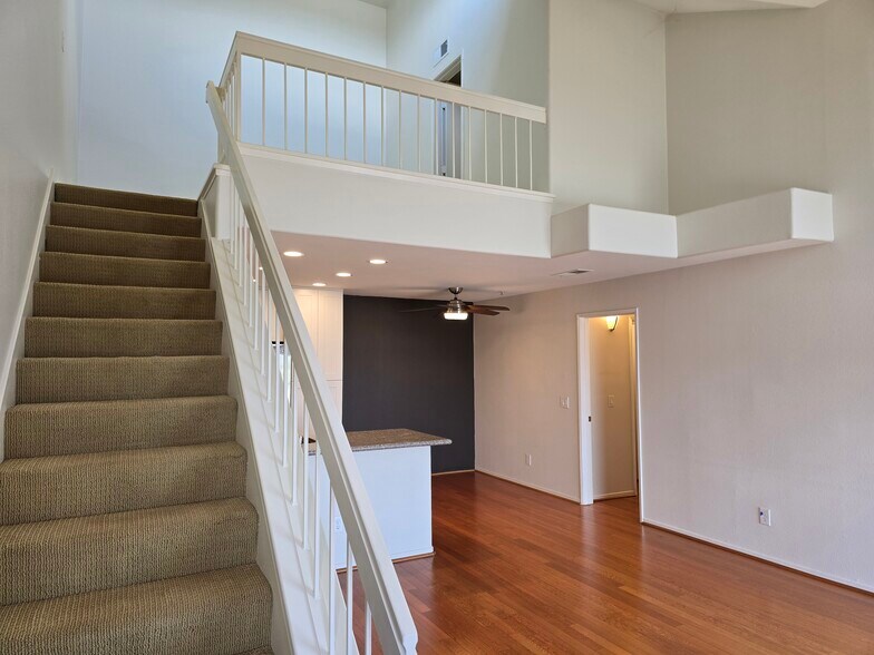 Building Photo - 13133 Le Parc